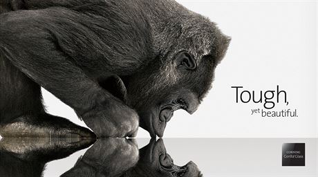 Nová generace krycího skla Gorilla Glass se ji testuje