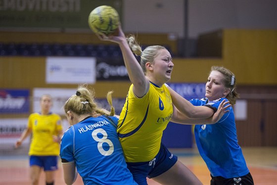 Momentka z utkání Zlín (lutá) vs KP Bratislava.