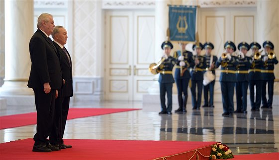 Český prezident Miloš Zeman se na oficiální návštěvě Kazachstánu setkal se svým...