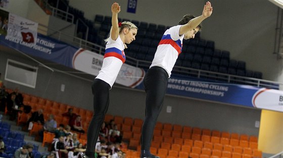 etí krasojezdci ve slovenských slubách Nicole Frýbortová a Tomá Rozboil.