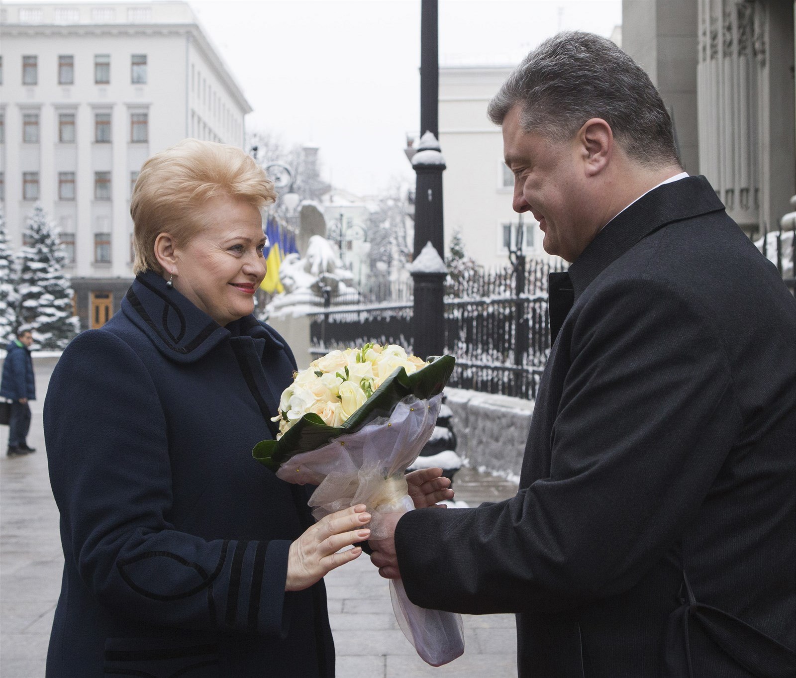 Litevská prezidentka Dalia Grybauskaitéová a ukrajinmský prezident Petro...