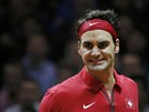 Roger Federer se raduje. V rozhodujícím utkání ml nad Richardem Gasquetem...