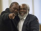 Wiley Bridgeman (vpravo) s bratrem Kwamem Ajamuaem po rozhodnutí soudu (21....