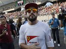 SOUSTEDNÍ. Fernando Alonso ped Velkou cenou Abú Zabí.