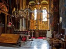 Stny a oltáe jsou bohat zdobené freskami.
