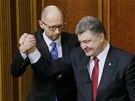 Ukrajinský prezident Petro Poroenko gratuluje ke zvolení staronovému...