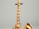 Kytara ve tvaru saxofonu od Ricka Nielsena, kytaristy kapely Cheap Trick.