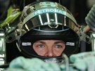 Nico Rosberg ped tréninkovou jízdou ped Velkou cenou Abú Zabí formule 1.