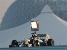 Lewis Hamilton v tréninkové jízd ped Velkou cenou Abú Zabí formule 1.
