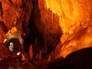 Turisty oblben Bozkovsk jeskyn.