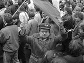 Záběr z revolučních dní roku 1989