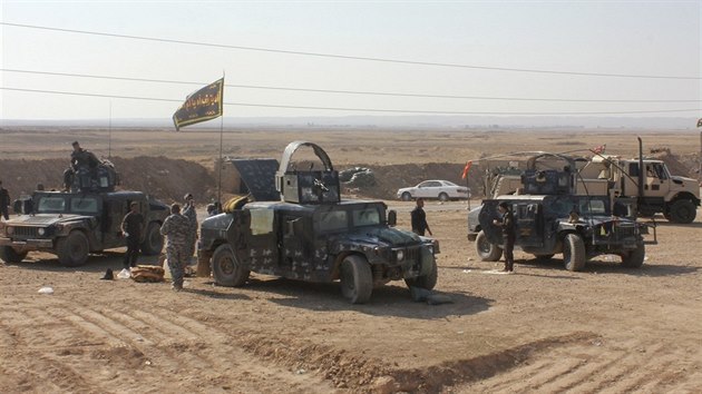 Vozidla irckch bezpenostnch sil v provincii Dijla (19. listopadu 2014).