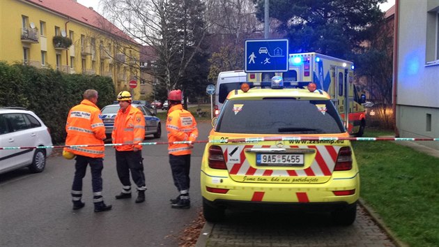 Z okna jednoho z dom na Novkov nmst v praskch Kbelch se v pondl odpoledne ozvaly vstely (24.11.2014)