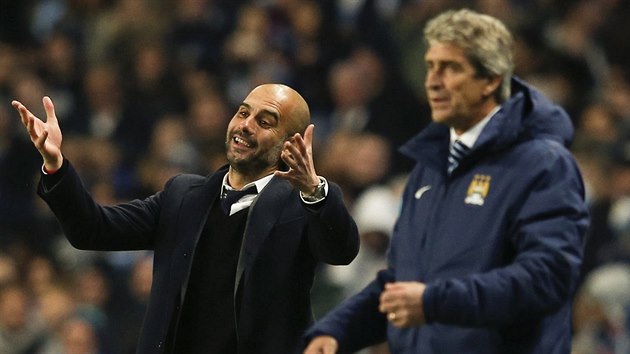 TO MYSLTE VN? Trenr fotbalist Bayernu Mnichov Pep Guardiola se div bhem zpasu Ligy mistr proti Manchesteru City.