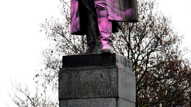 Socha mar�ála Kon�va nar��ovo