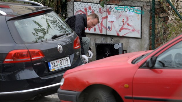 Kvli podezel blikajc krabice musela policie uzavt st Konvovy ulice na praskm ikov (22. listopadu 2014)