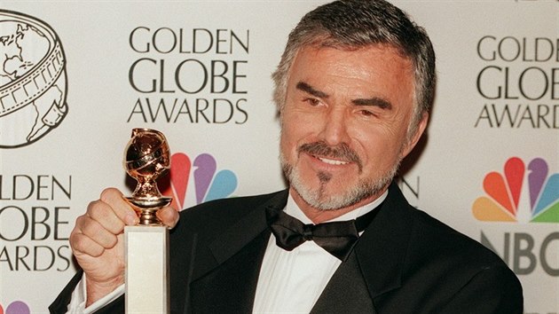 Burt Reynolds dostal Zlat glbus v roce 1998.