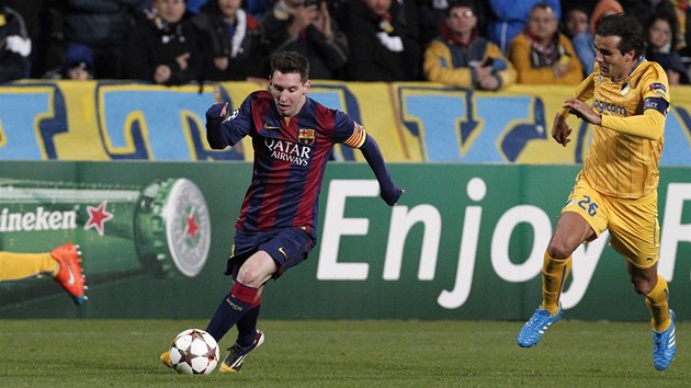 NASTARTOVAN. Lionel Messi z Barcelony unik v utkn Ligy mistr proti Apoelu Niksie.