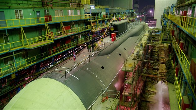 Nov jadern ponorka Alexandr Nvsk  v lodnici Sevma
