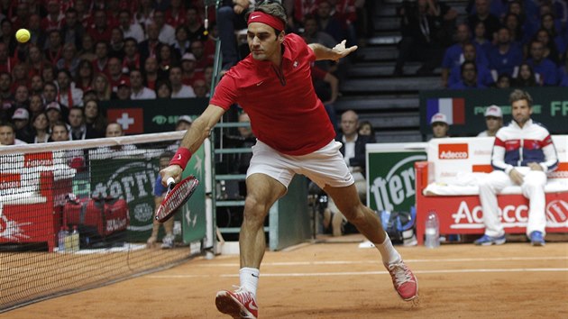 PESN JAK VCARSK HODINKY. Roger Federer bhem tyhry ve finle Davis Cupu