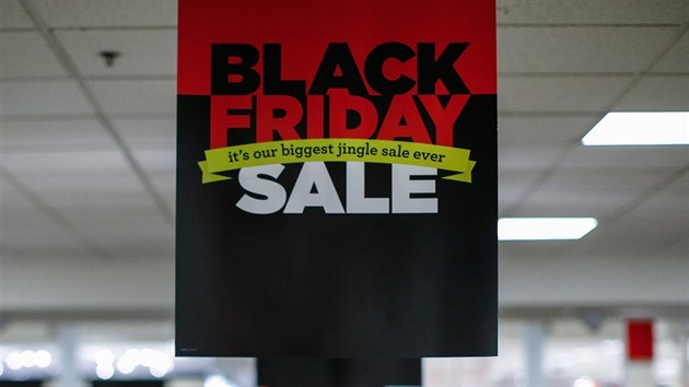 Černý pátek nažene nakupující do obchodů především v USA.