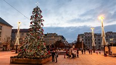 Váno�ní výzdoba Proke�ova nám�stí v Ostrav� p�i�la na zhruba milion korun.