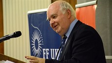 Prof. John Lennox také zodpovdl dotazy publika. Naped mi eknte vechny ty...