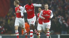 CHT�LI JSTE GÓL? TADY HO MÁTE. Yaya Sanogo, úto�ník Arsenalu, se práv� prosadil