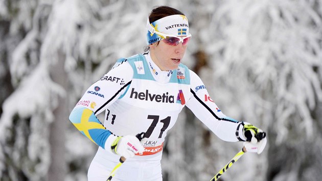 Charlotte Kallaov v zvod na deset kilometr klasicky ve finsk Ruce. 