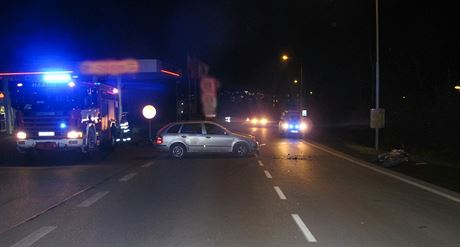 Tragická sráka fabie s motocyklistou v Rakovníku. (7. 12. 2014)