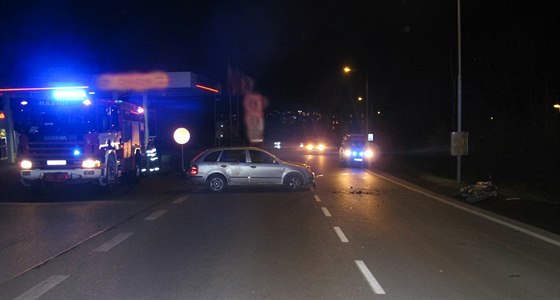 Tragická sráka fabie s motocyklistou v Rakovníku. (7. 12. 2014)
