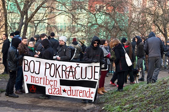 Vyklízení autonomního centra Klinika