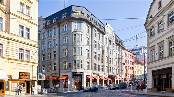 Hotel Imperial. Cenná je i pvodní fasáda z umlého kamene.