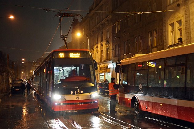 Fotogalerie: Zamrzlé tramvaje na Jugoslávských partyzánů