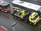 Tramvaje v Praze byly dopoledne postupn� mechanick�mi vozy odtahov�ny do...