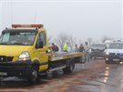 Mlha a namrzlá vozovka byly píinou tí dopravních nehod u Brandýsa nad Labem,...