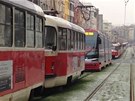 Kolaps v doprav: v Praze stojí tramvaje