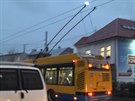 Námraza na trolejích komplikovala ve Zlín provoz trolejbus. (1. prosince 2014)