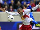 ATAKOVANÝ. Thierry Henry v dresu New York Red Bulls.