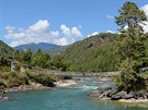 Horská údolí v oblasti Bumthang p�ipomínají krajinou �výcarsko.