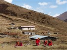 Mni�i se u�í na tibetský roh dung-chen v zapadlém klá�te�e nedaleko hranic s...