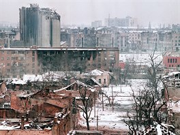7 Picture taken 25 January 1995 from the Chechen side of the devastated city...