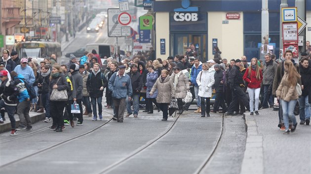 Policie kvli podezelmu balku evakuovala obchodn centrum Nov Smchov na praskm Andlu.