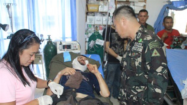 Devtatyicetiletho Lorenza Vinciguerru zadrovali filipnt islamist od nora 2012. Pi tku jednoho z nich zabil maetou (6. prosince 2014).