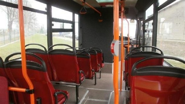 Interir minibusu nabz celkem 34 mst pro cestujc.