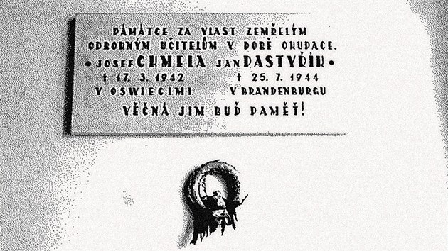 Zmizel� pam�tn� deska z jihlavsk� z�kladn� �koly.