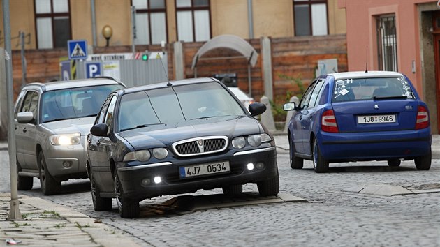 Retardr v jihlavsk Kov ulici. Mnoha idim se zd nebezpen.