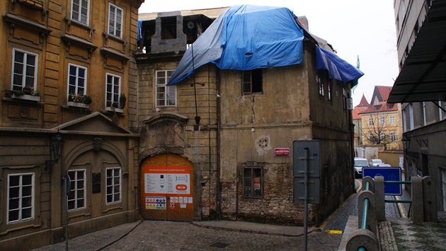 Rekonstrukce a dostavba areálu Obecní dv�r