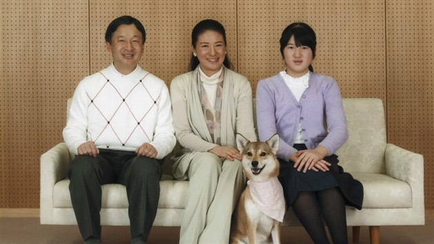 Japonský korunní princ Naruhito, jeho manželka princezna Masako a jejich dcera princezna Aiko (Tokio, 30. listopadu 2014)