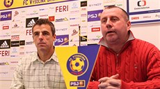 Trenér Lud�k Klusá�ek (vlevo) a sportovní mana�er Jihlavy Josef Jinoch.